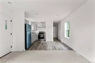 55 Sugar St, Newtown, CT 06470 - Photo 2