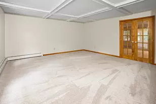 698 Brayman Hollow Rd, Pomfret, CT 06259 - Photo 4