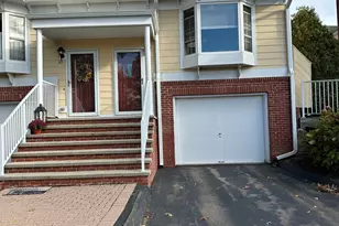 11 Saint John St, North Haven, CT 06473 - Photo 2