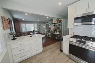 27 Winter St, Stamford, CT 06905 - Photo 4