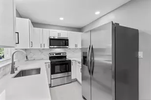 3 Horseshoe Dr, Danbury, CT 06811 - Photo 12