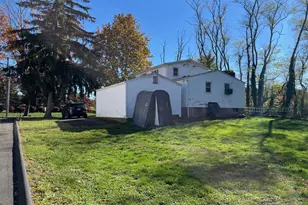 30 Thompson St, East Haven, CT 06513 - Photo 4