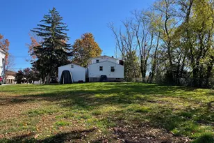 30 Thompson St, East Haven, CT 06513 - Photo 2