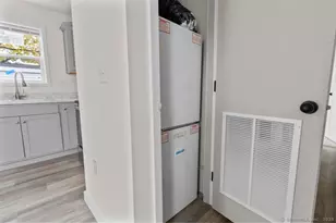 55 Sugar St, Newtown, CT 06470 - Photo 10