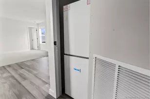 55 Sugar St, Newtown, CT 06470 - Photo 8