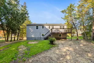 36 Red Fox Ln, Meriden, CT 06451 - Photo 4