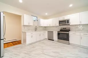 78 Warren St, Stamford, CT 06902 - Photo 4