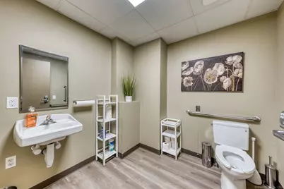 1042B Main Street, Newington, CT 06111 - Photo 10