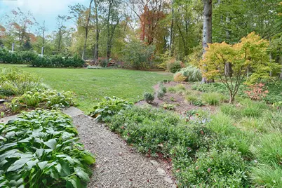 947 Galloping Hill Road, Fairfield, CT 06824 - Photo 36