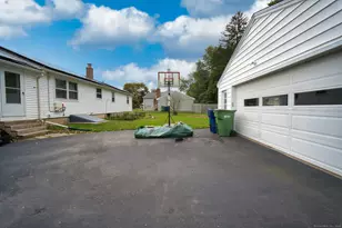 25 Maude Cir, Windsor, CT 06095 - Photo 38