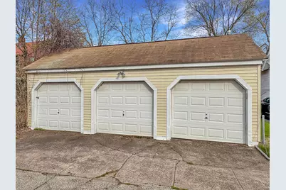 22 Helen Street, Hamden, CT 06514 - Photo 4