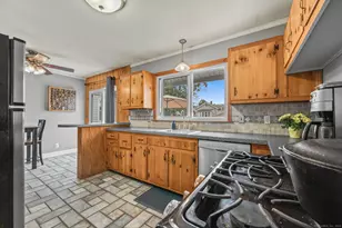 79 May St, West Haven, CT 06516 - Photo 6