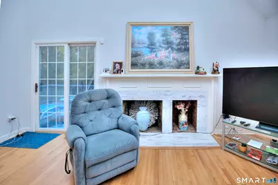 160 Glengarry Road #160, Fairfield, CT 06825 - Photo 6