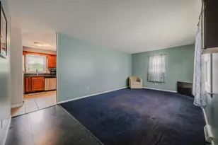 26 Oakleaf Dr, Waterbury, CT 06708 - Photo 12