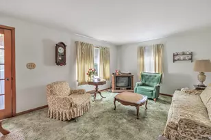 330 Oakwood St, Bridgeport, CT 06606 - Photo 6