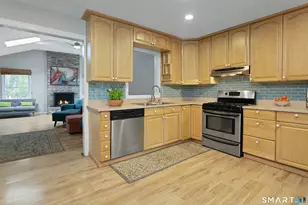 35 Hilltop Cir E, Milford, CT 06460 - Photo 10