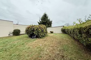 178 Island Brook Ave, Bridgeport, CT 06606 - Photo 10