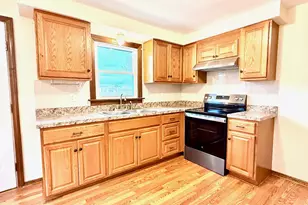 56 Smith St, East Lyme, CT 06357 - Photo 8