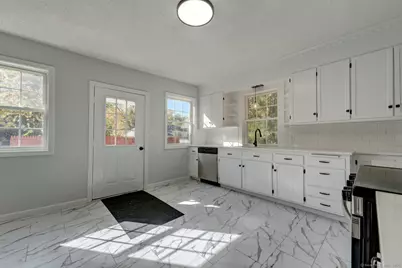 124 Potuccos Ring Road, Wolcott, CT 06716 - Photo 18