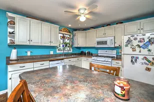 24 Collingsdale Dr, Milford, CT 06461 - Photo 8