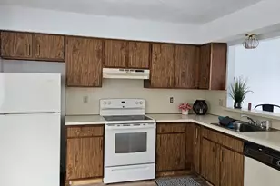 975 Meriden Rd, Waterbury, CT 06705 - Photo 8