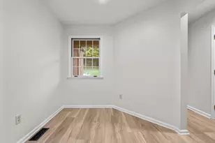 98 Crown Ridge, Newington, CT 06111 - Photo 6