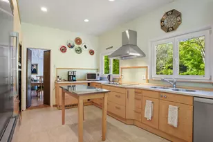 27 Wellington Dr, Stamford, CT 06903 - Photo 2