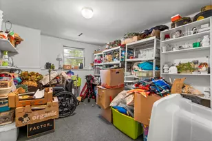 23 Meadow Brook Rd, West Haven, CT 06516 - Photo 36