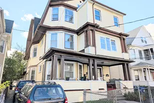 133 Poplar St, Bridgeport, CT 06605 - Photo 2