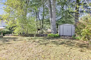 22 Mountain Top Ln, New Haven, CT 06513 - Photo 6