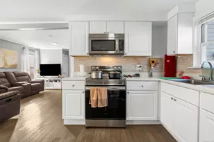 126 Heath St, Hartford, CT 06106 - Photo 4