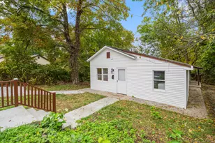 51 Clover St, Waterbury, CT 06706 - Photo 2