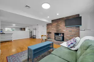 54 Coachlamp Ln, Guilford, CT 06437 - Photo 24