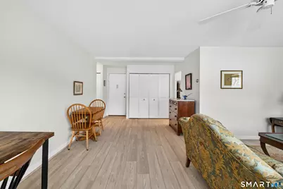 292 Pequot Avenue #E1, New London, CT 06320 - Photo 16