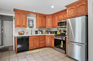 1371 Old N Colony Rd, Meriden, CT 06450 - Photo 16