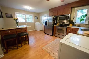 51 Waller Rd, Bridgeport, CT 06606 - Photo 4