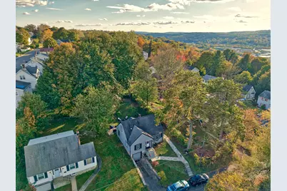 102 Waverly Street, Waterbury, CT 06710 - Photo 32