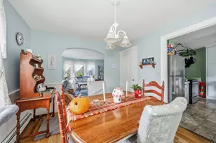 102 Waverly St, Waterbury, CT 06710 - Photo 10