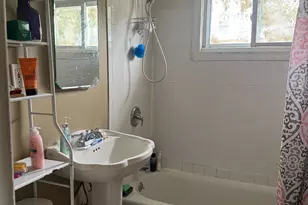 11 Linda Dr, Bridgeport, CT 06606 - Photo 8