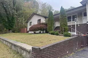 11 Linda Dr, Bridgeport, CT 06606 - Photo 2