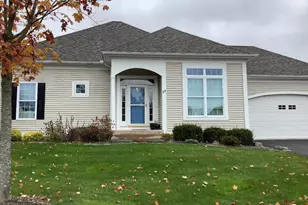 34 Woodsboro Cir, Cromwell, CT 06416 - Photo 1