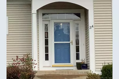 34 Woodsboro Circle #34, Cromwell, CT 06416 - Photo 4