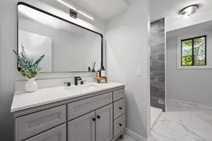 488 Commanche Ln, Stratford, CT 06614 - Photo 14