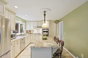 19 Kimberly Dr, Brookfield, CT 06804 - Photo 10