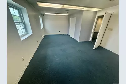 252 Hartford Avenue, Newington, CT 06111 - Photo 4