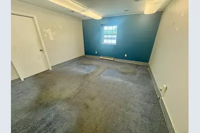 252 Hartford Avenue, Newington, CT 06111 - Photo 10