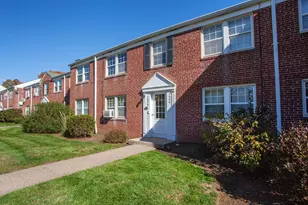 1006A Trout Brook Dr, West Hartford, CT 06119 - Photo 2