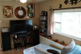 146 Pocono Point Rd, Danbury, CT 06810 - Photo 6