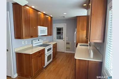 94 Mohawk Drive, Wallingford, CT 06492 - Photo 6