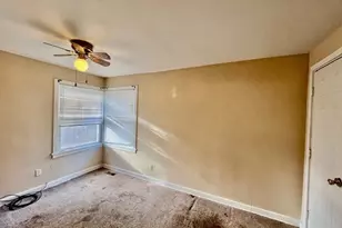 136 Rock Creek Rd, New Haven, CT 06515 - Photo 8